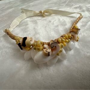 Elegant Shell and Bead Necklace